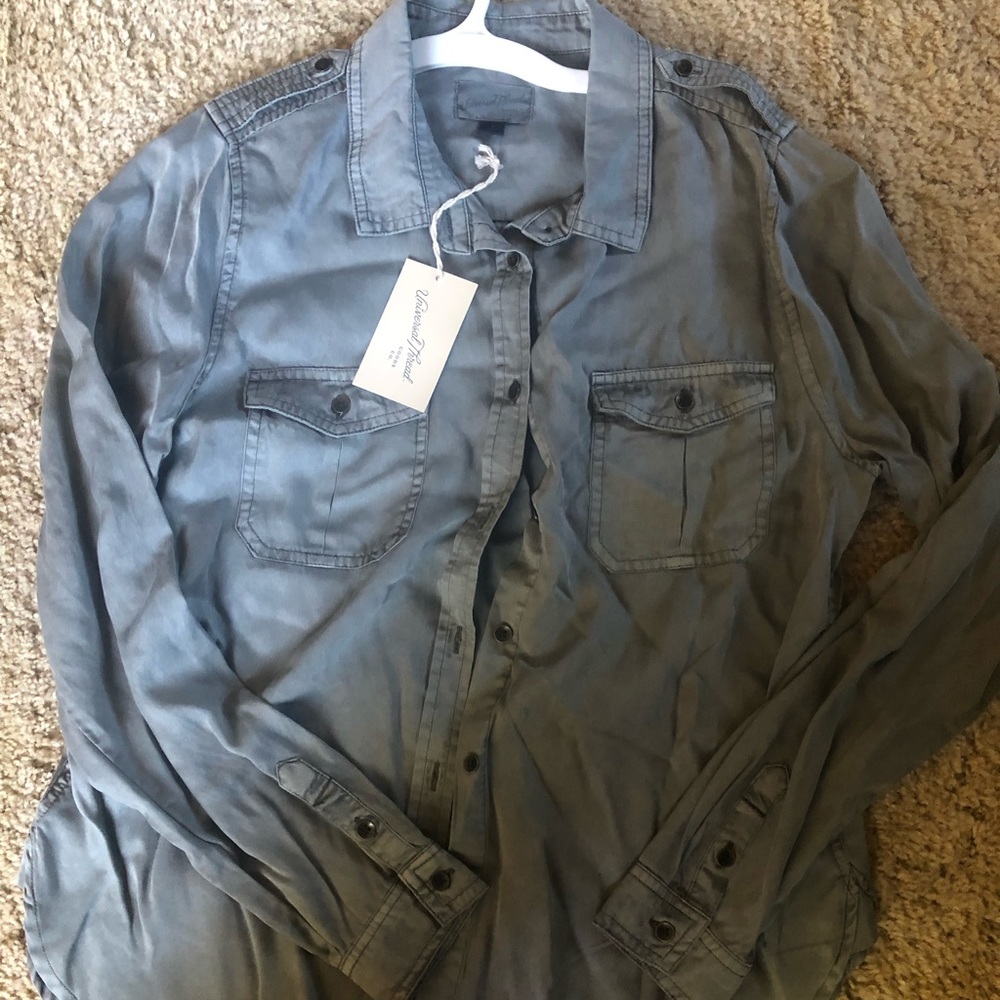 NWT Universal Thread button down shirt